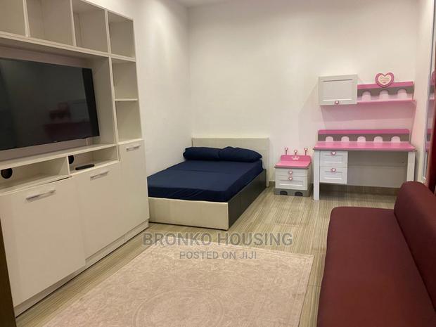 Furnished 4bdrm Townhouse / Terrace in Bronko Housing, Cantonments · Photo 3