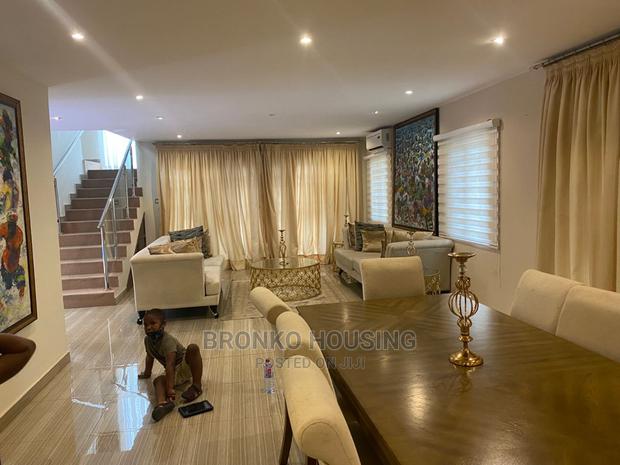 Furnished 4bdrm Townhouse / Terrace in Bronko Housing, Cantonments · Photo 4