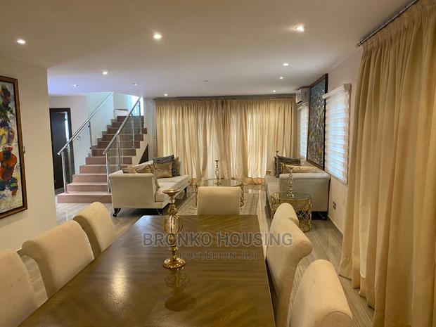 Furnished 4bdrm Townhouse / Terrace in Bronko Housing, Cantonments · Photo 6