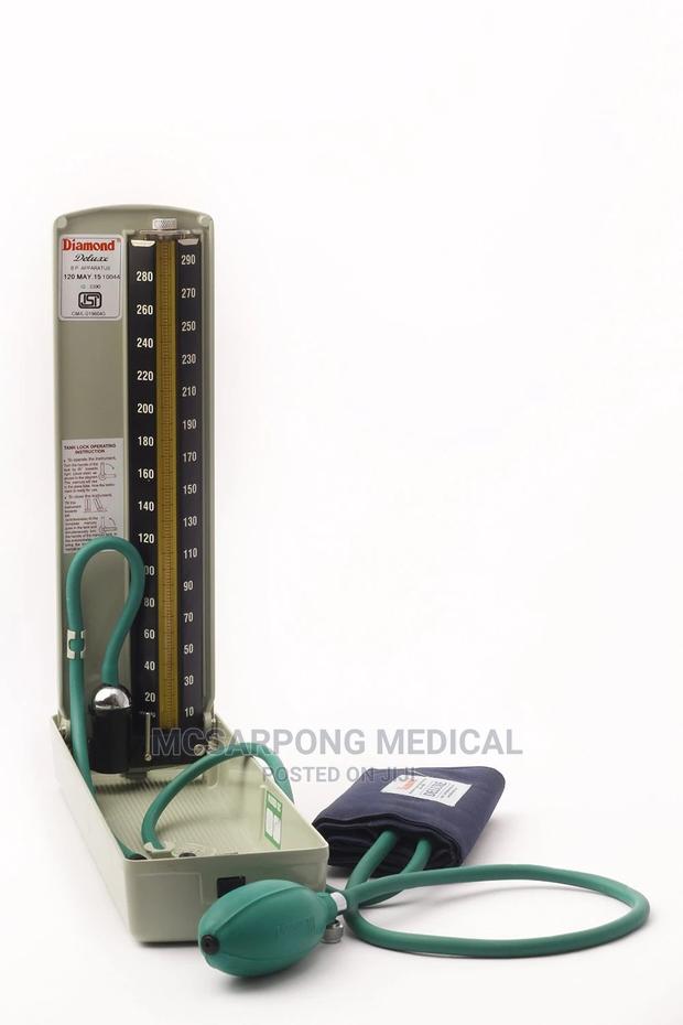 Sphygmomanometer · Photo 1