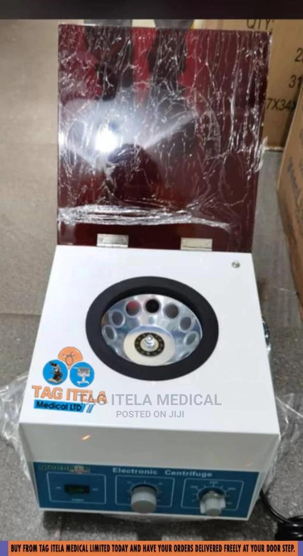 Centrifuge (12 Bucket Manual) · Photo 1