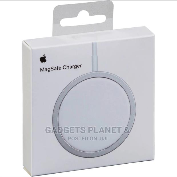 Magsafe Charger for iPhones · Photo 1