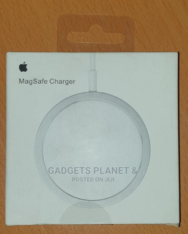 Magsafe Charger for iPhones · Photo 2