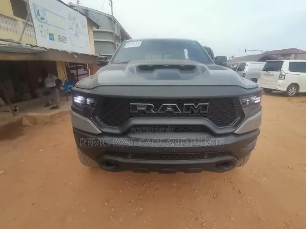 Dodge RAM 2023 Gray · Photo 1