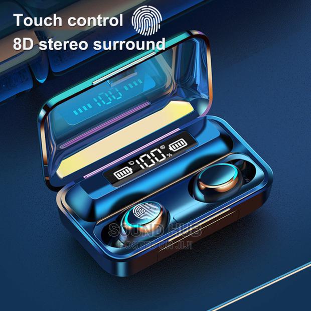 Tws Ear Buds With Power Bank · Photo 1