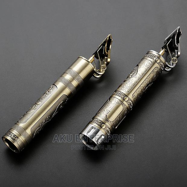 Rechargeable v-Shape Hair Clipper · Photo 1