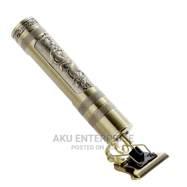 Rechargeable v-Shape Hair Clipper · Photo 3