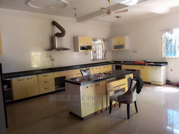 7bdrm House in East Legon for sale · Photo 3