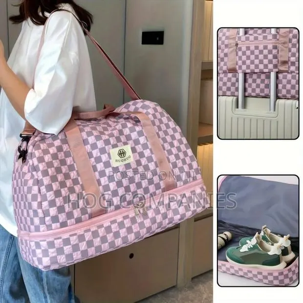 Large Capacity Checkerboard Pattern Duffle Handbag · Photo 1