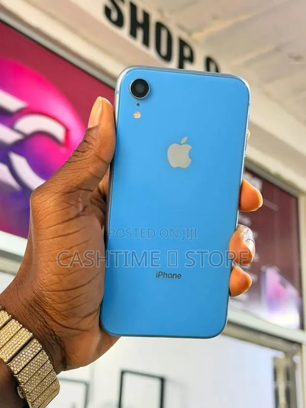 Apple iPhone XR 64 GB · Photo 1