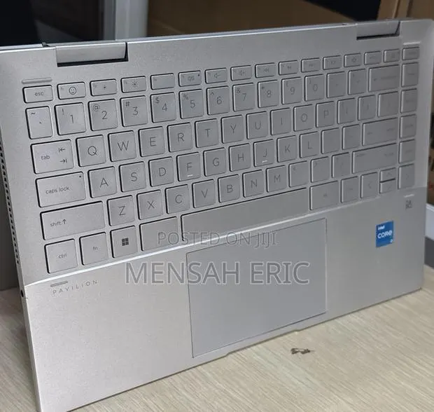Laptop HP Pavilion x360 14t 8GB Intel Core i3 SSD 256GB · Photo 1