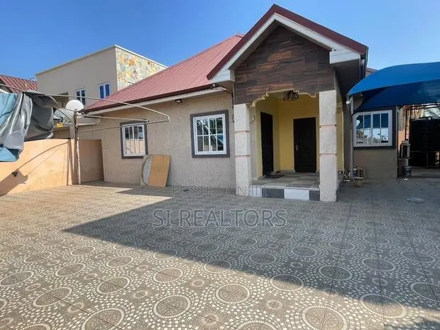 3bdrm Bungalow in Lashibi, Spintex for rent · Photo 1