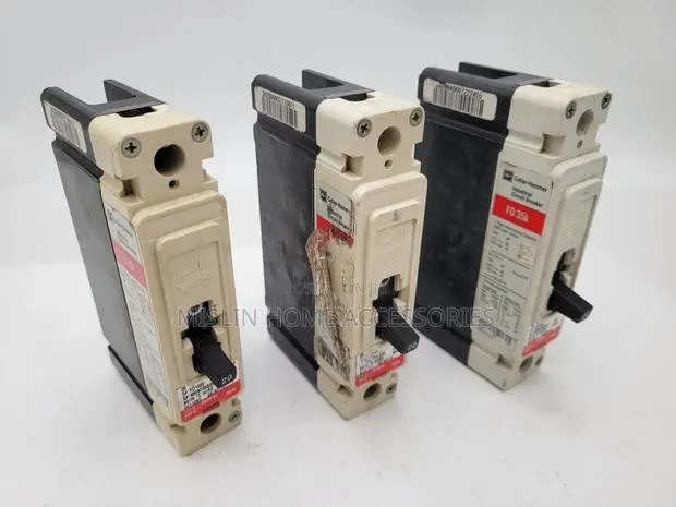 Cutler Hammer / Eaton Ehd1045 Circuit Breaker(Used) · Photo 5