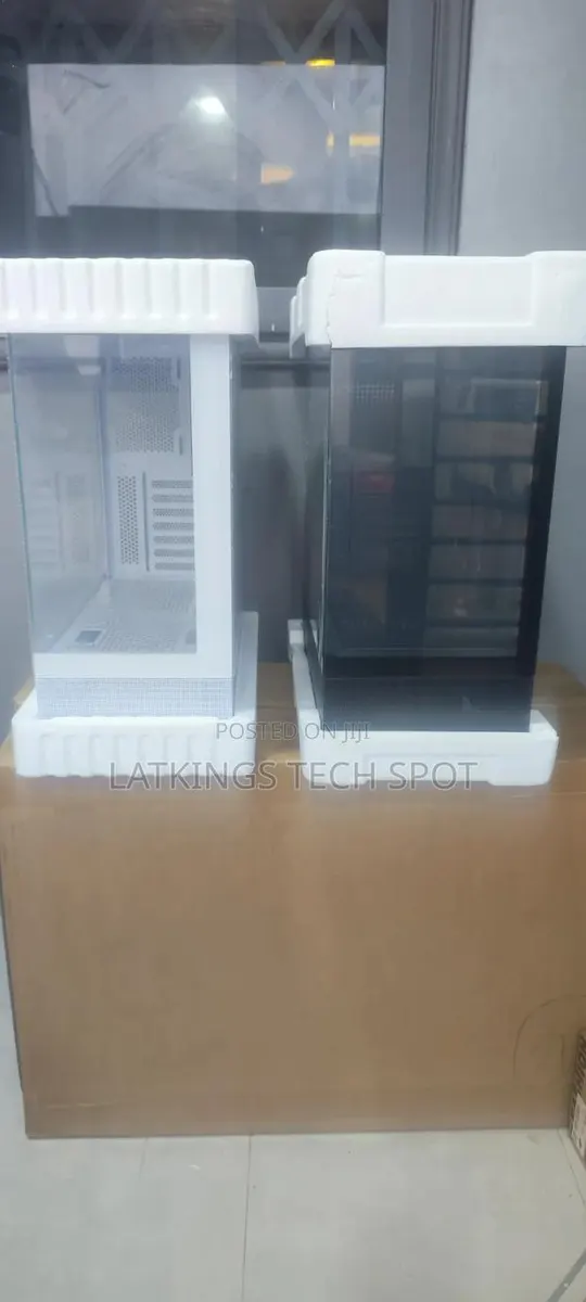 Soeyi V930 Pc Case With 6 Argb Fans · Photo 1