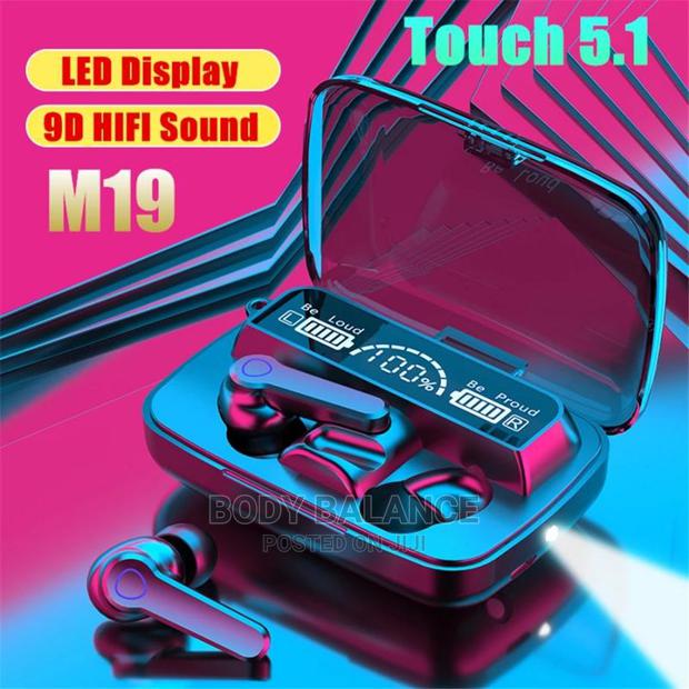 Ear Buds Black · Photo 3