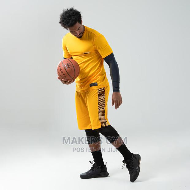 Basketball Shoes (Men) · Photo 1