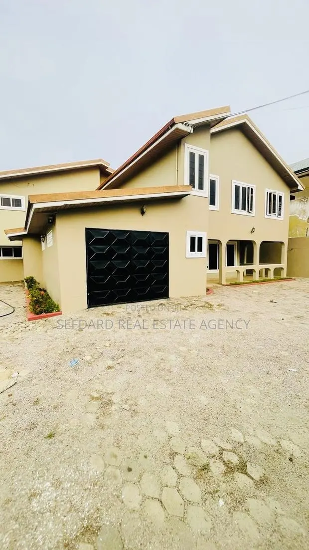 6bdrm House in Sefdard Properties, Kwabenya for rent · Photo 1