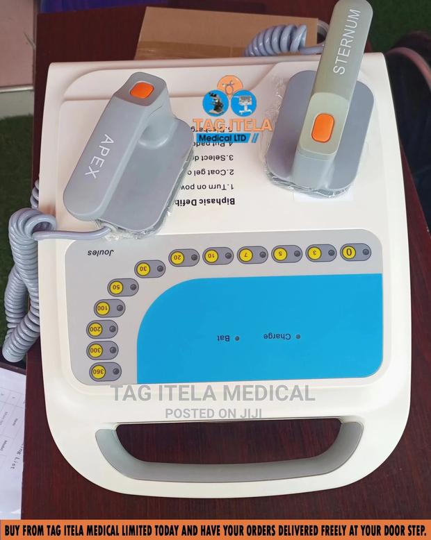 Defibrillator (Rechargeable) · Photo 1