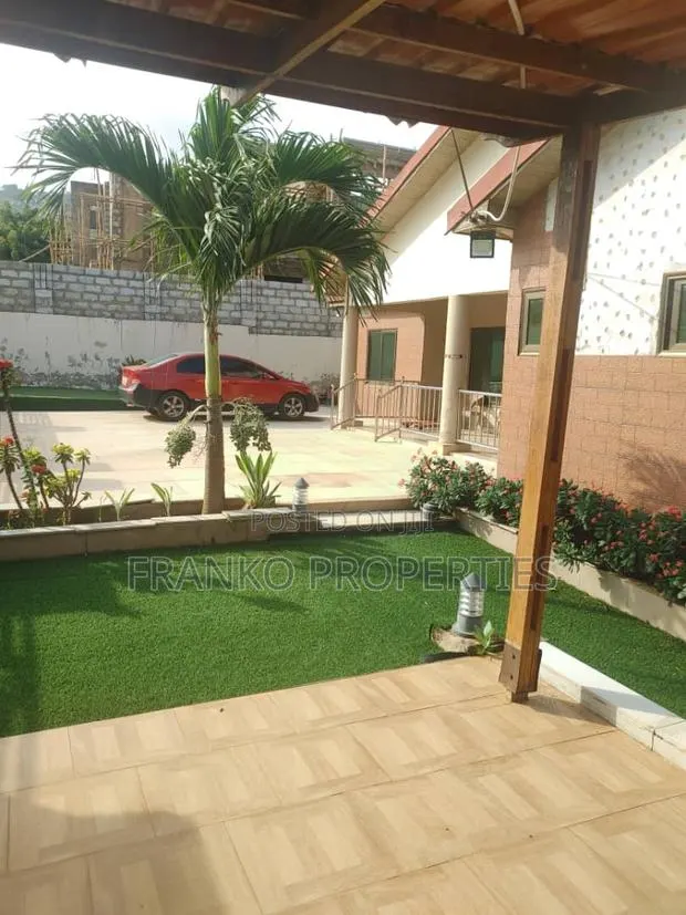 5bdrm House in Franko Properties, Oyarifa Mall Area for sale · Photo 1