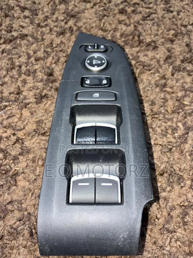 Honda Driver Side Door Switch With Cover · Photo 1