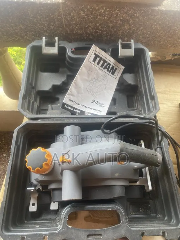 Titan 900w Electric Planer With Bag · Photo 1
