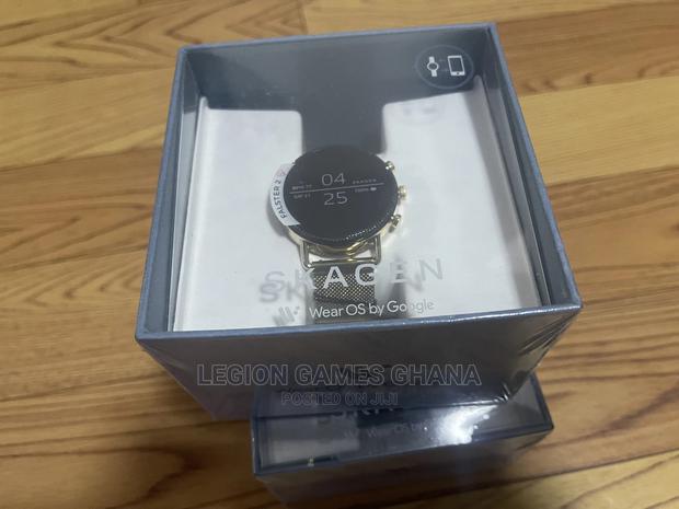 Skagen Executive Smart Watch · Photo 2