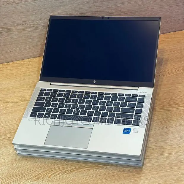Laptop HP EliteBook 830 G8 8GB Intel Core i5 SSD 256GB · Photo 1