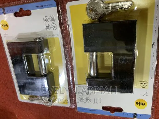 Yale Padlock · Photo 1