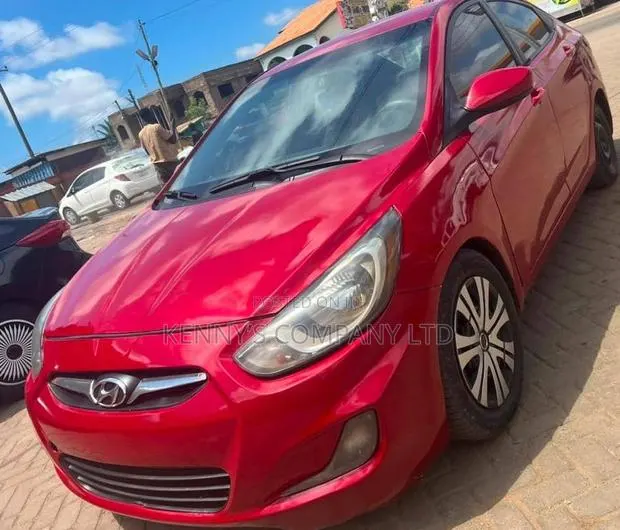 Hyundai Accent 2014 Red · Photo 1