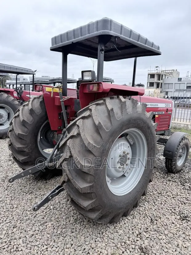 Massey Ferguson Tractors · Photo 2