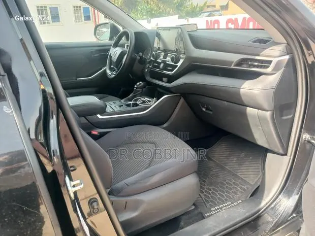 Toyota Highlander 2020 Black · Photo 1