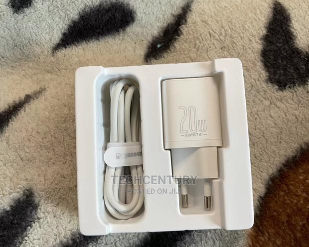 Baseus 20W PD Super Si USB C Charger for iPhone · Photo 3