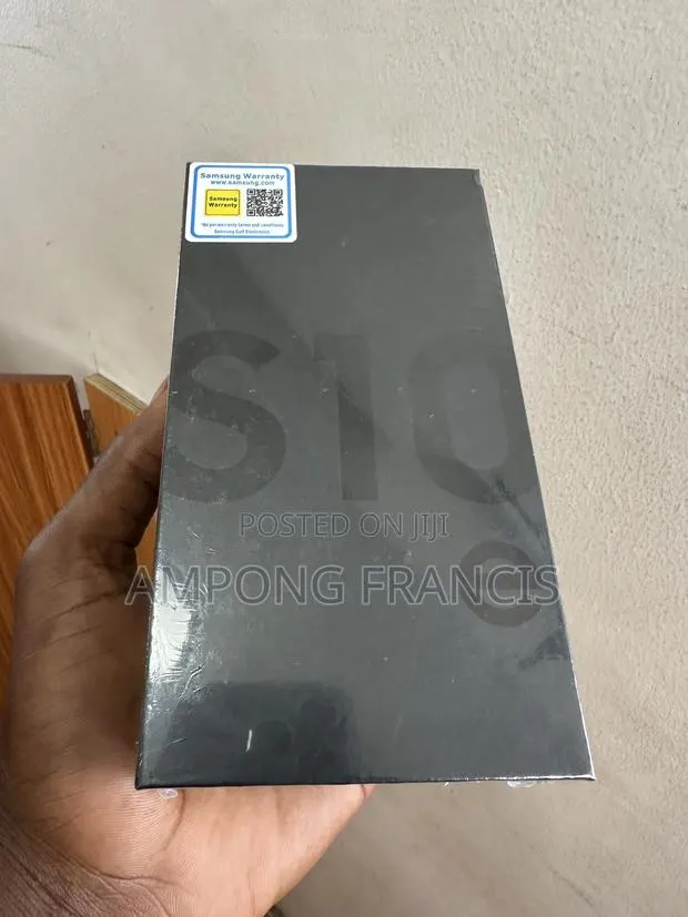 New Samsung Galaxy S10e 128 GB · Photo 1