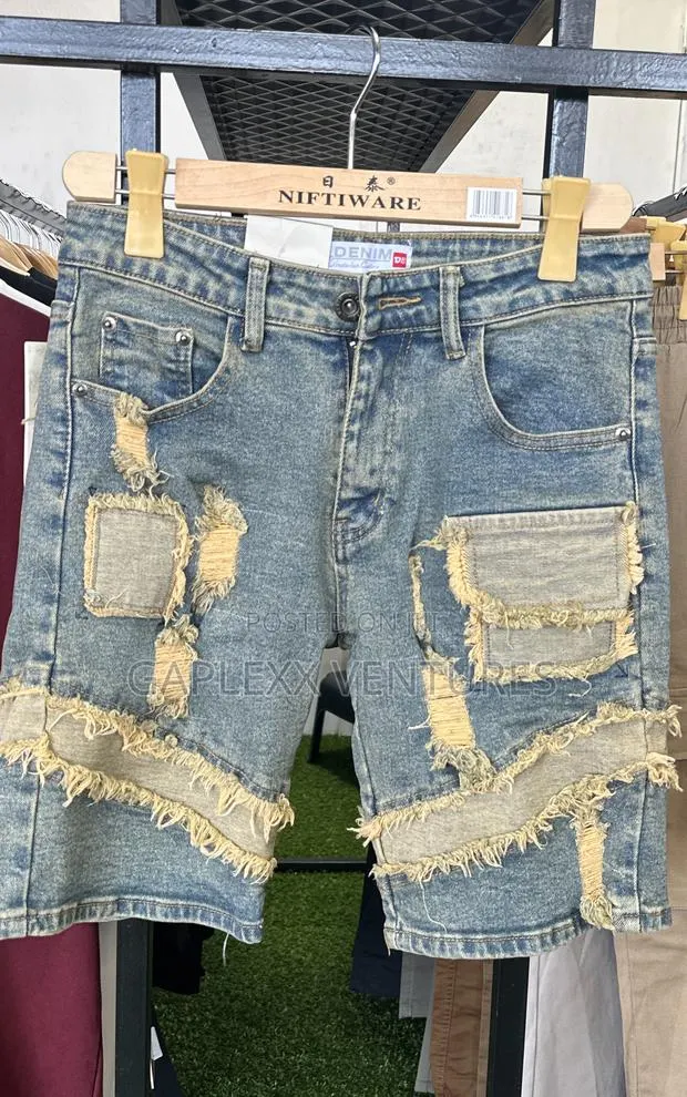 Jeans Shorts · Photo 1