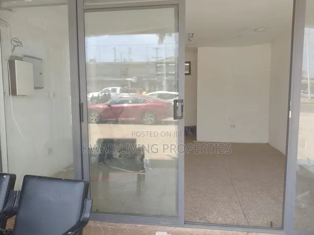 Shop Space at Ashaley Botwe School Junction, Nana Junction. · Photo 1