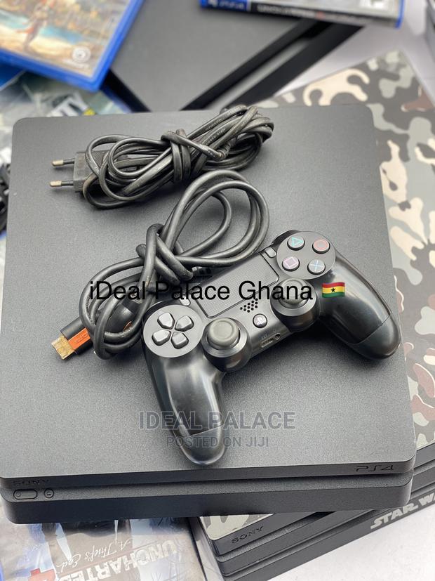 Playstation 4 Slim 1tb · Photo 2