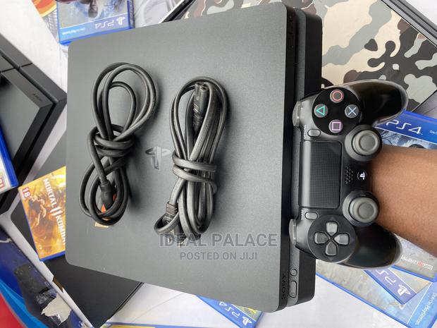 Ps4 Slim Uk Used 10 Games · Photo 3