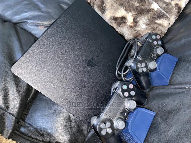Ps4 Slim Uk Used 10 Games · Photo 5