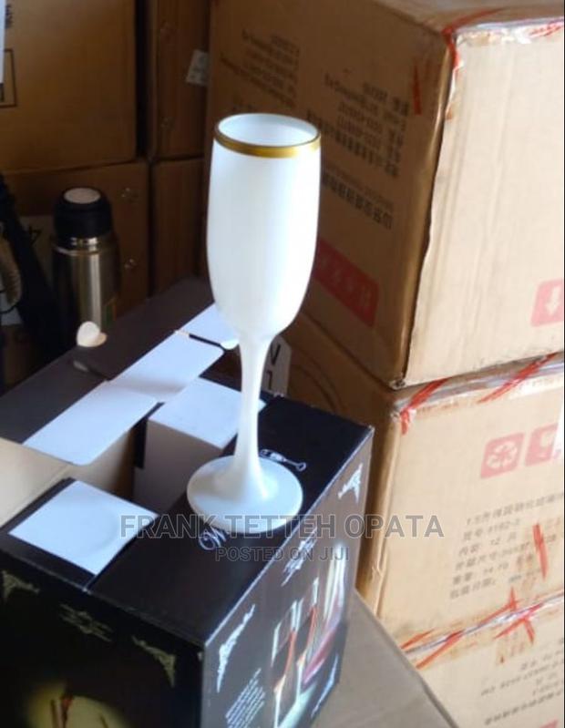 Gold Plated Ceramic Wine Glass · Photo 3