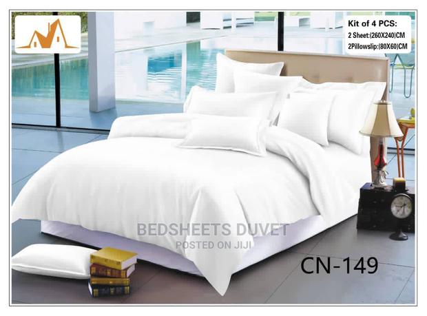 White Duvet Case Without Foam · Photo 1