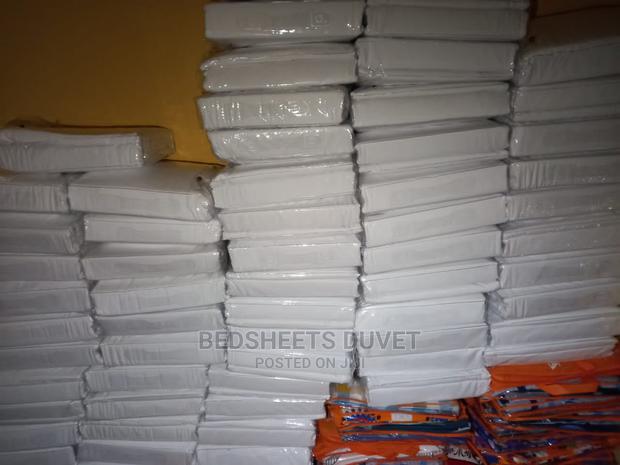 White Duvet Case Without Foam · Photo 2
