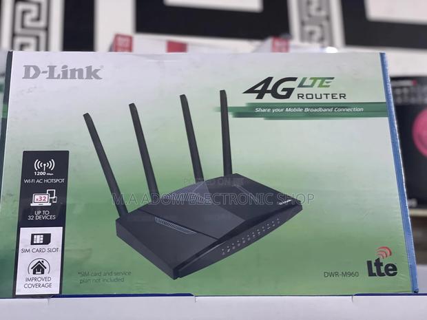 4 Poles D-Link 4G LTE Router · Photo 1