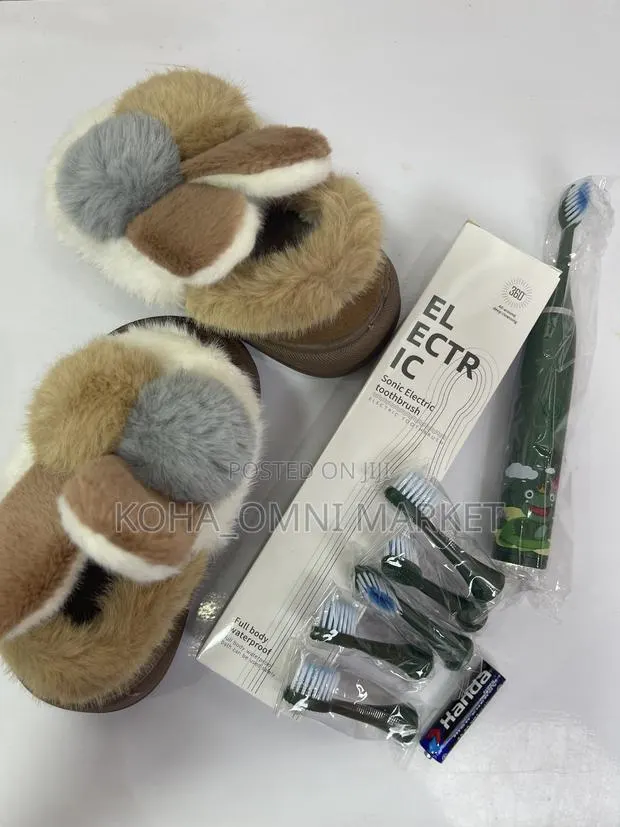 Toddlers Fluffy Shoes + Electric Brush Set · Photo 4