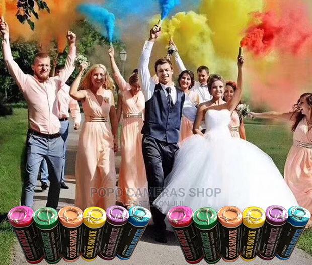 Color Smoke Bomb · Photo 2
