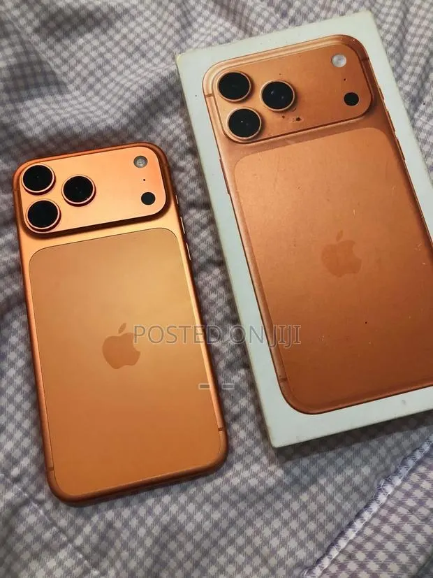Apple iPhone 17 Pro Max 512 GB Orange · Photo 1