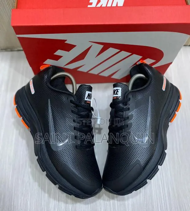 Nike Trainers · Photo 1