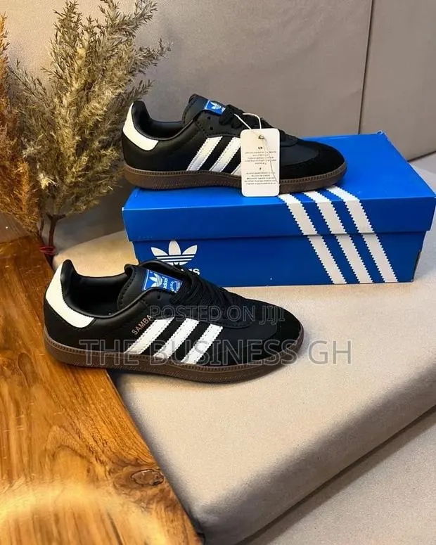 Black Adidas Samba Sneakers · Photo 1
