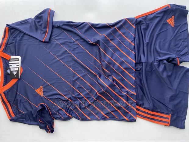 Original Set of Jerseys Top and Down at Cool Price · Photo 2