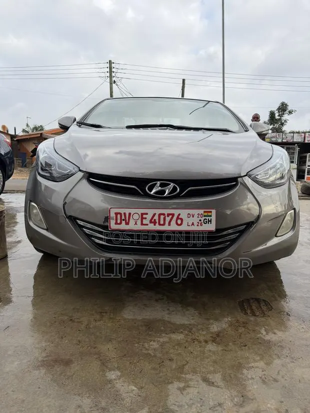 Hyundai Elantra Limited Sedan FWD (1.8L 4cyl 6A) 2013 Gray · Photo 1