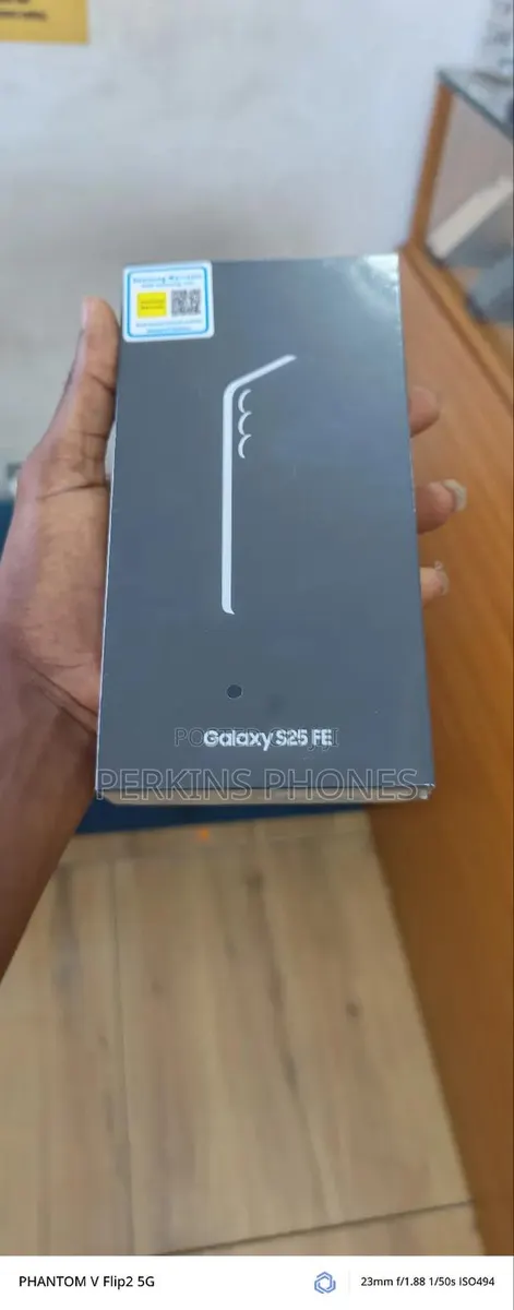 New Samsung Galaxy S25 FE 128 GB Black · Photo 1